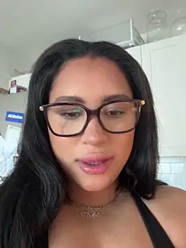 MeghanXO online show from October 3, 2025, 2:29 pm