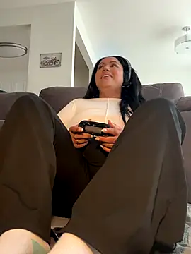 MeghanXO online show from September 22, 2025, 1:06 pm