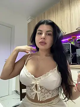 Snapshot of Scarlett-Dream chatting on April 3, 2026, 5:14 am Scarlett-Dream online show from April 3, 2026, 5:14 am