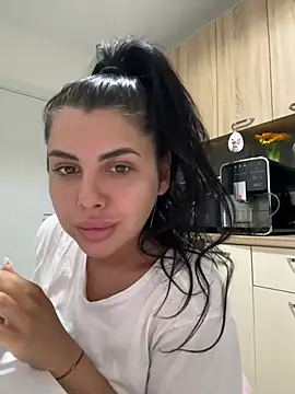 Scarlett-Dream online show from May 18, 2026, 5:02 am