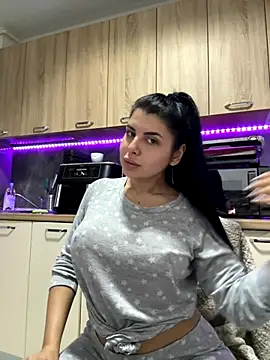 Snapshot of Scarlett-Dream chatting on November 24, 2025, 4:23 am Scarlett-Dream online show from November 24, 2025, 4:23 am