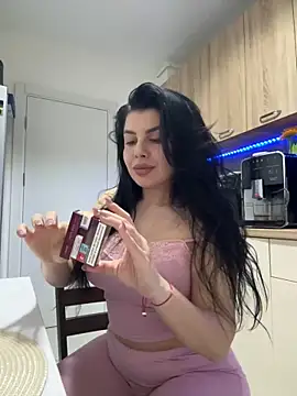 Snapshot of Scarlett-Dream chatting on March 25, 2026, 6:13 am Scarlett-Dream online show from March 25, 2026, 6:13 am