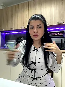 Snapshot of Scarlett-Dream chatting on December 17, 2025, 4:28 am Scarlett-Dream online show from December 17, 2025, 4:28 am