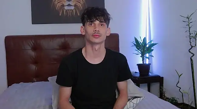 Snapshot of DanielCrush1 chatting on February 14, 2025, 4:04 am DanielCrush1 online show from February 14, 2025, 4:04 am