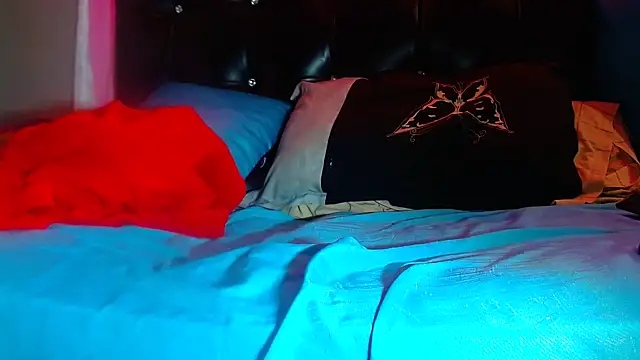 Queenofthenightx online show from November 12, 2025, 5:00 am