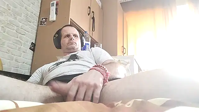 pussyjuicelover38 online show from March 3, 2025, 12:06 pm