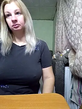 Snapshot of BustyBlond chatting on November 3, 2025, 4:28 am BustyBlond online show from November 3, 2025, 4:28 am