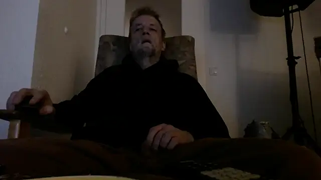 Snapshot of Cordt27 chatting on November 24, 2025, 8:09 pm Cordt27 online show from November 24, 2025, 8:09 pm