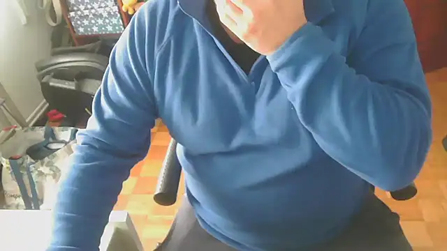 Snapshot of mikeyhotbear chatting on January 13, 2025, 4:51 pm mikeyhotbear online show from January 13, 2025, 4:51 pm