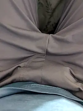 Snapshot of Elixire1 chatting on October 5, 2025, 7:26 pm Elixire1 online show from October 5, 2025, 7:26 pm