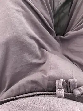 Snapshot of Elixire1 chatting on November 4, 2025, 3:27 pm Elixire1 online show from November 4, 2025, 3:27 pm