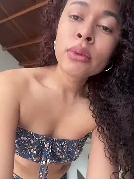 Snapshot of GabriSaenz chatting on June 3, 2026, 2:29 pm GabriSaenz online show from June 3, 2026, 2:29 pm