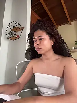 GabriSaenz online show from June 13, 2026, 1:20 pm
