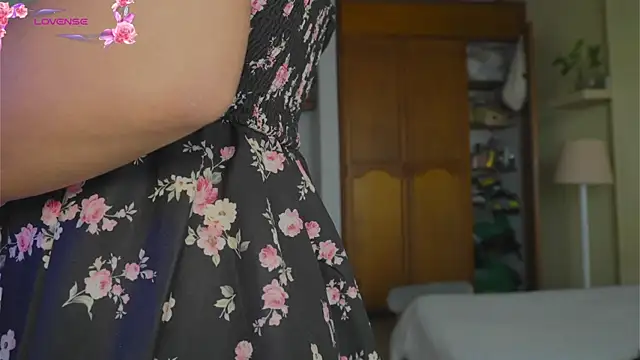 GabriSaenz online show from June 24, 2026, 1:21 pm