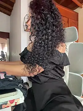 GabriSaenz online show from July 9, 2026, 2:05 pm