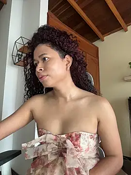 GabriSaenz online show from July 8, 2026, 1:34 pm
