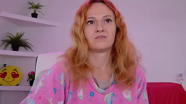 Snapshot of Simabigsmile chatting on September 21, 2025, 7:02 am Simabigsmile online show from September 21, 2025, 7:02 am