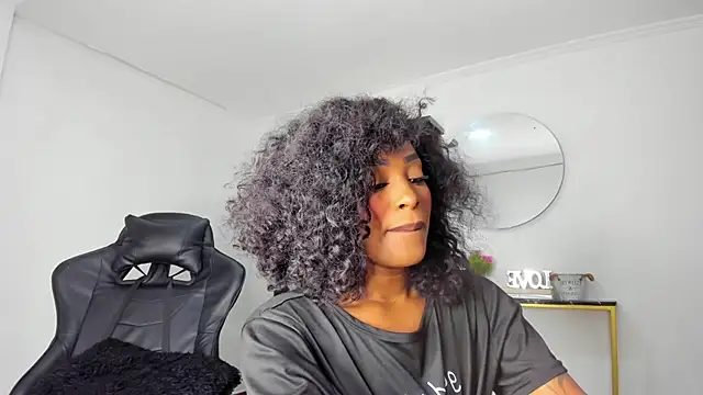 Snapshot of Emattaylor chatting on November 21, 2025, 12:59 pm Emattaylor online show from November 21, 2025, 12:59 pm