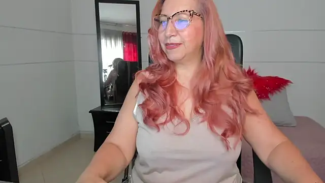 Snapshot of vaalery_sweet chatting on December 13, 2024, 3:43 pm vaalery sweet online show from December 13, 2024, 3:43 pm