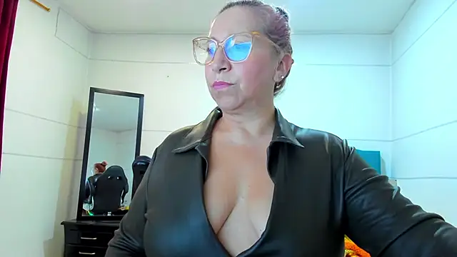 Snapshot of vaalery_sweet chatting on October 4, 2025, 9:16 pm vaalery sweet online show from October 4, 2025, 9:16 pm