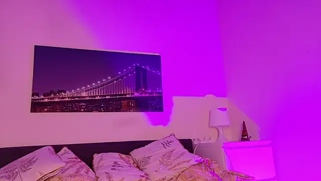 Snapshot of Tinkerbell822 chatting on September 12, 2025, 8:03 am Tinkerbell822 online show from September 12, 2025, 8:03 am