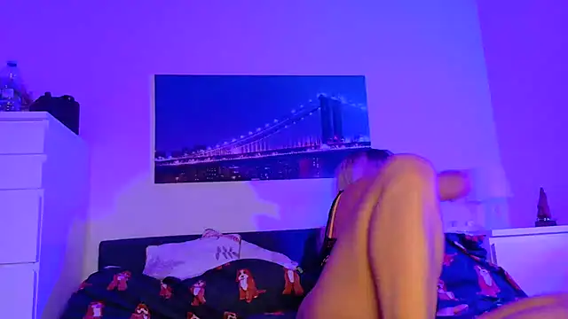 Snapshot of Tinkerbell822 chatting on September 29, 2025, 8:21 am Tinkerbell822 online show from September 29, 2025, 8:21 am