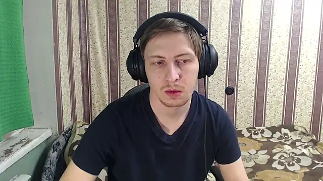 Snapshot of darienlarge chatting on November 2, 2025, 3:33 am darienlarge online show from November 2, 2025, 3:33 am