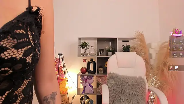 Snapshot of Alexandra_ra chatting on February 15, 2026, 12:44 am Alexandra ra online show from February 15, 2026, 12:44 am