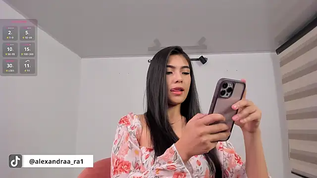 Snapshot of Alexandra_ra chatting on March 14, 2025, 11:43 pm Alexandra ra online show from March 14, 2025, 11:43 pm