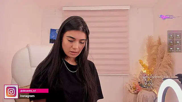 Snapshot of Alexandra_ra chatting on November 28, 2025, 9:48 pm Alexandra ra online show from November 28, 2025, 9:48 pm
