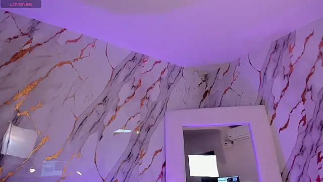 ErikaBenz  online show from December 5, 2025, 4:33 am