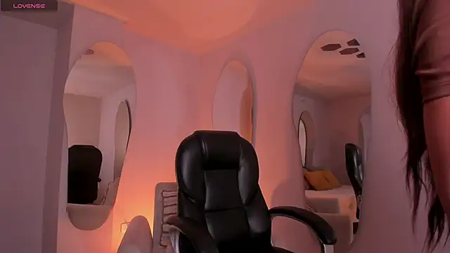 ErikaBenz  online show from January 11, 2026, 12:12 pm