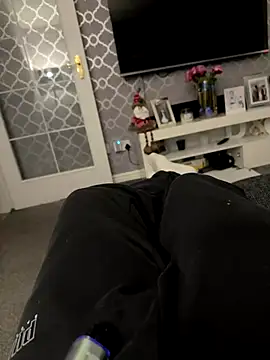 Snapshot of Furdale chatting on December 4, 2025, 6:51 pm Furdale online show from December 4, 2025, 6:51 pm