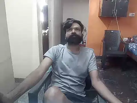 Snapshot of Indiaguy4u chatting on December 5, 2024, 5:43 am Indiaguy4u online show from December 5, 2024, 5:43 am
