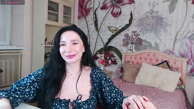 Snapshot of AliciaBow chatting on November 20, 2025, 1:34 pm AliciaBow online show from November 20, 2025, 1:34 pm