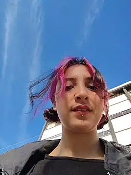  Laary online show from March 11, 2026, 9:53 pm