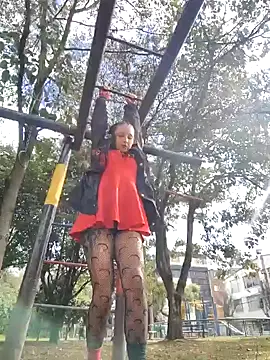  Laary online show from September 24, 2025, 8:04 pm