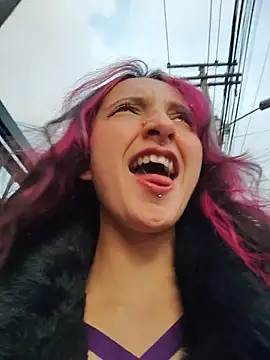  Laary online show from March 7, 2026, 10:59 pm