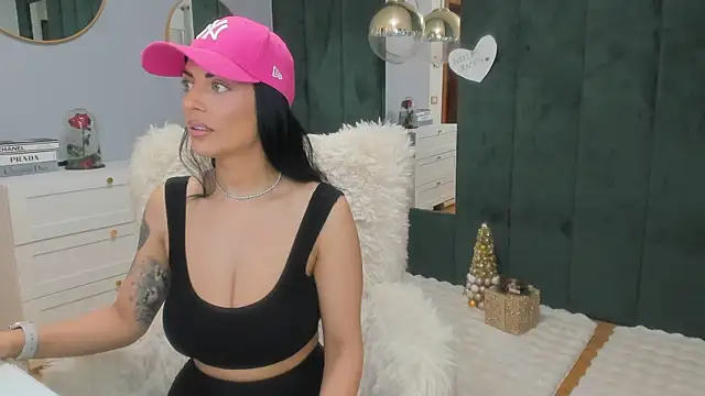 Snapshot of ElisaBaxter chatting on December 1, 2025, 4:57 am ElisaBaxter online show from December 1, 2025, 4:57 am