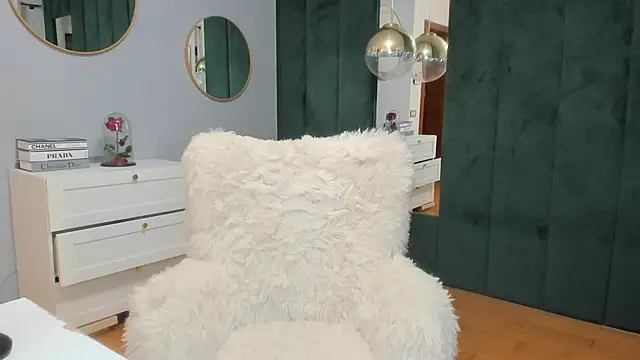 Snapshot of ElisaBaxter chatting on October 26, 2025, 6:25 am ElisaBaxter online show from October 26, 2025, 6:25 am