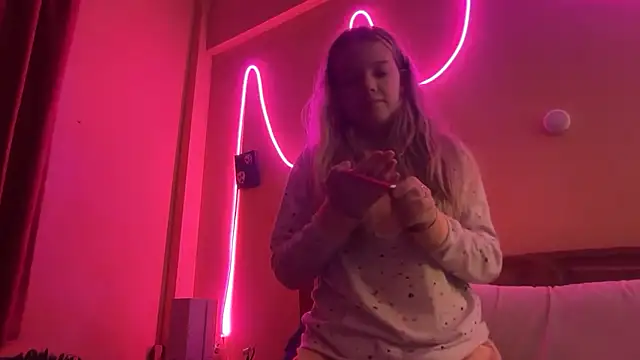 Snapshot of -veranito- chatting on September 17, 2025, 3:08 am -veranito- online show from September 17, 2025, 3:08 am