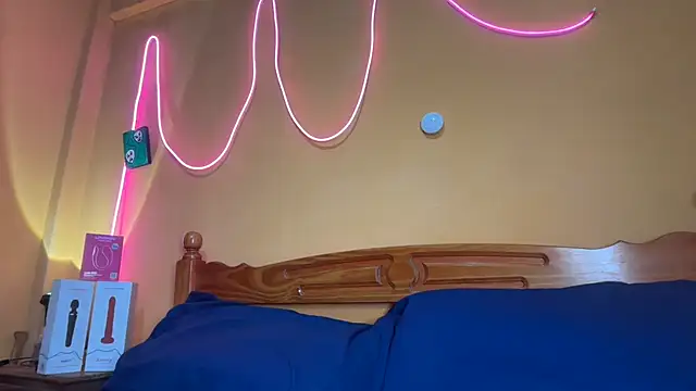 Snapshot of -veranito- chatting on October 5, 2025, 3:08 am -veranito- online show from October 5, 2025, 3:08 am