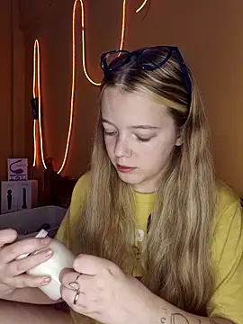 Snapshot of -veranito- chatting on March 17, 2025, 3:03 am -veranito- online show from March 17, 2025, 3:03 am