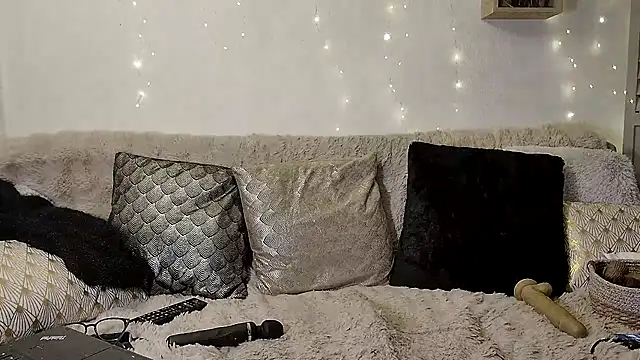 phrynaxh online show from March 13, 2025, 7:06 pm