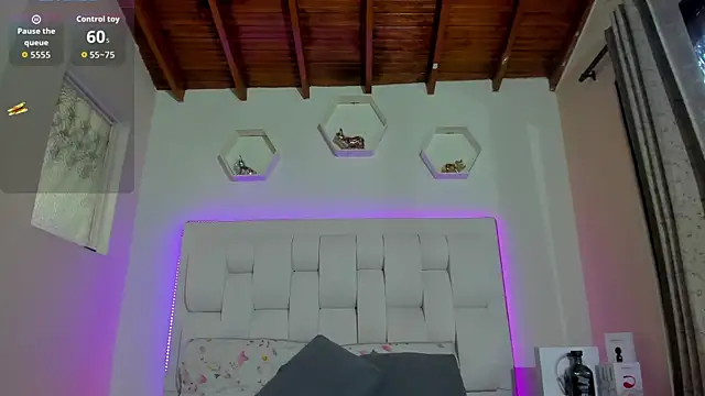 Snapshot of shanakendall chatting on November 19, 2025, 2:17 pm shanakendall online show from November 19, 2025, 2:17 pm