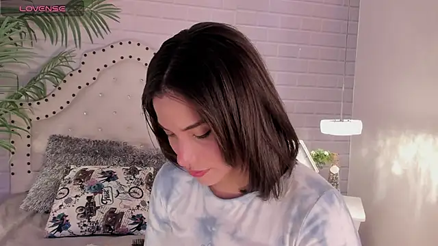 Snapshot of _Eurekaa_ chatting on March 9, 2025, 8:52 pm  Eurekaa  online show from March 9, 2025, 8:52 pm