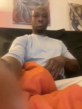 Snapshot of KingB8r chatting on November 21, 2025, 1:04 am KingB8r online show from November 21, 2025, 1:04 am