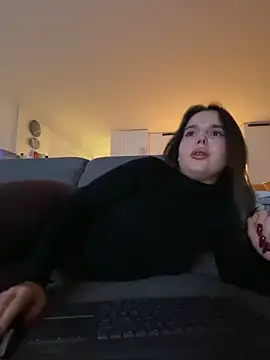 Snapshot of TheCinderella chatting on December 16, 2025, 4:00 pm TheCinderella online show from December 16, 2025, 4:00 pm