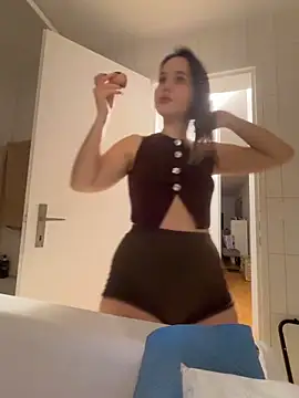 Snapshot of TheCinderella chatting on January 7, 2026, 10:48 pm TheCinderella online show from January 7, 2026, 10:48 pm