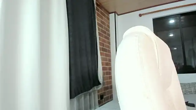 Snapshot of adila_anich chatting on November 27, 2025, 2:01 am adila anich online show from November 27, 2025, 2:01 am